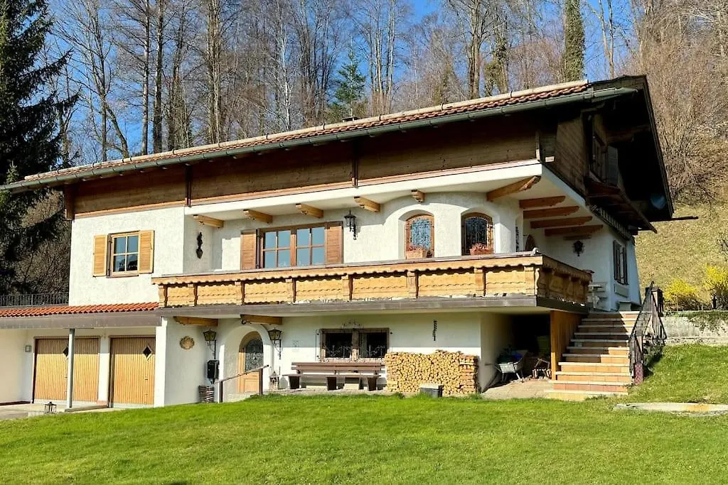 Romantisches Alpenchalet - Mit Sauna Und Kamin - Ruhig Und Zentral Bad Tölz 0*,  Tyskland